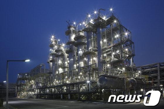 본문 이미지 - 금호석유화학 여수 제2합성고무공장 전경.