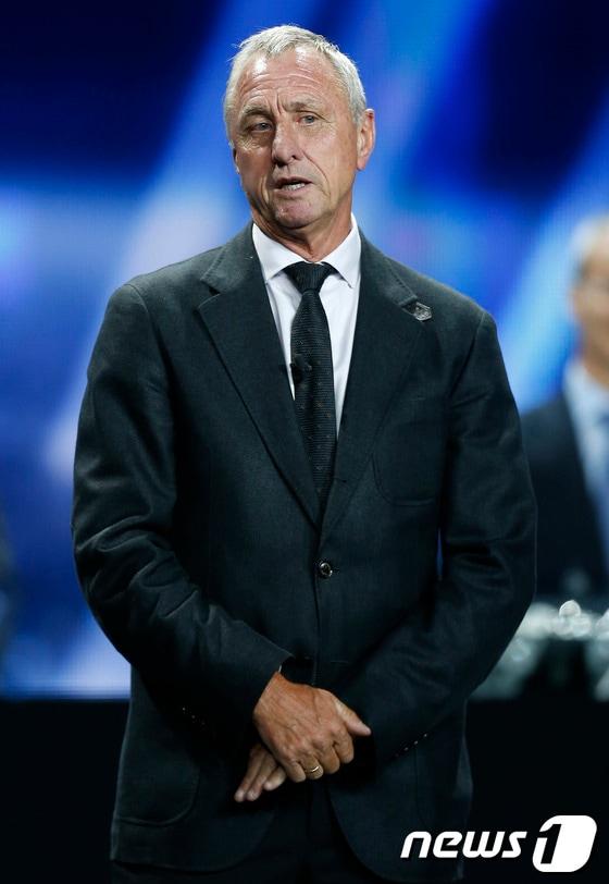 본문 이미지 - 요한 크루이프 바르셀로나 명예회장. © AFP=News1   