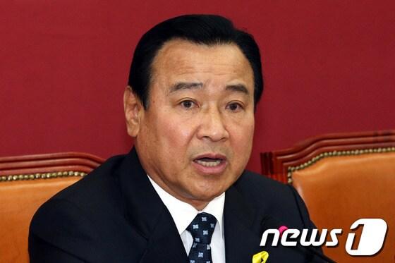 본문 이미지 - 이완구 새누리당 비상대책위원장 겸 원내대표.2014.5.19/뉴스1 © News1   이광호 기자