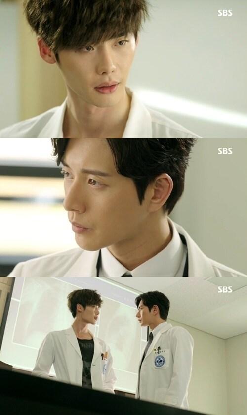 본문 이미지 - '닥터이방인' 박해진과 이종석이 일과 사랑 앞에 긴장감을 형성했다. © SBS '닥터이방인' 방송 캡처  