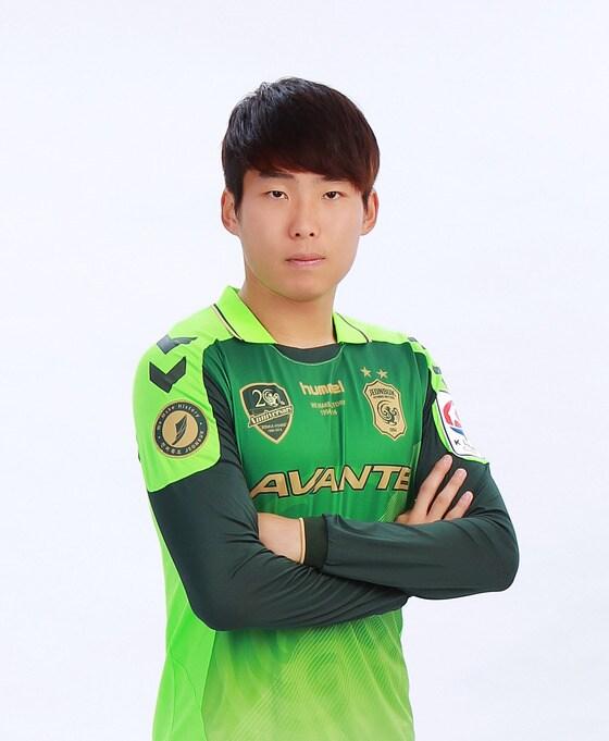 본문 이미지 - 전북 현대의 김신. (전북 현대 홈페이지) © News1  