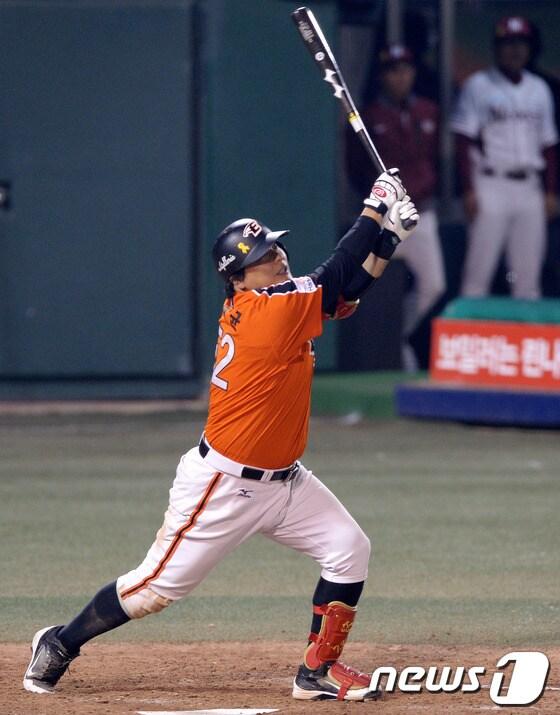 본문 이미지 - 한화 이글스 김태균.2014.5.21/뉴스1 © News1   이동원 기자