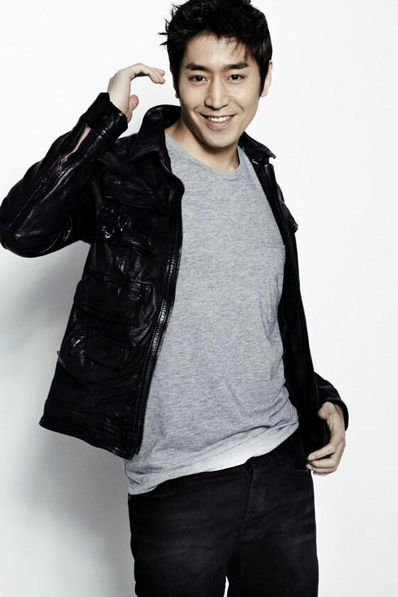 본문 이미지 - 신화 에릭이 KBS2 드라마 '연애의 발견' 출연을 확정지었다. (E&J엔터테인먼트 )© News1