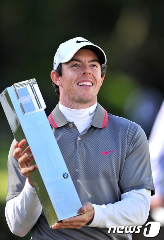 본문 이미지 - 26일&#40;한국시간&#41; 끝난 EPGA투어 BMW PGA 챔피언십에서 우승한 로리 매킬로이&#40;북아일랜드&#41;. © AFP=News1 