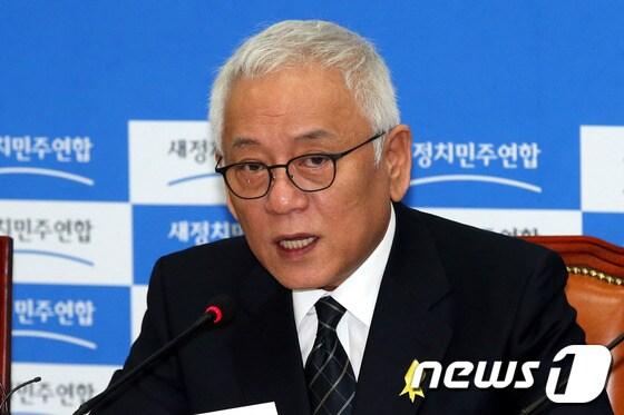 본문 이미지 - 김한길 새정치민주연합 공동대표.2014.5.7/뉴스1 © News1   이광호 기자