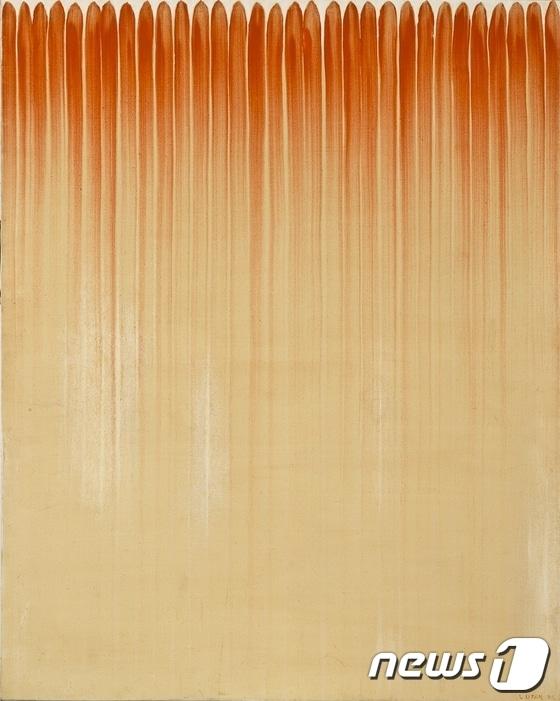 본문 이미지 - 이우환 '선으로부터’, Oil and mineral pigment on canvas, 162x130cm, 1975.(서울옥션 제공)© News1 