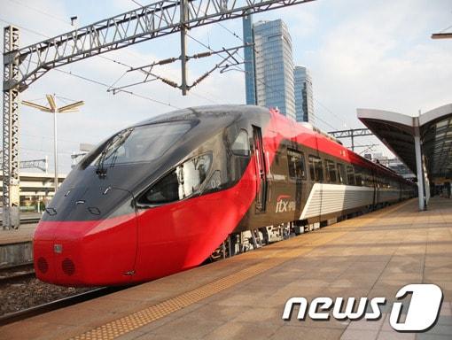 본문 이미지 - ITX-새마을 외부 모습. <코레일 부산경남본부 제공> © News1 