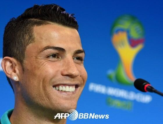 본문 이미지 - 포르투갈 축구대표팀의 공격수 크리스티아누 호날두. © AFPBBNews=News1  