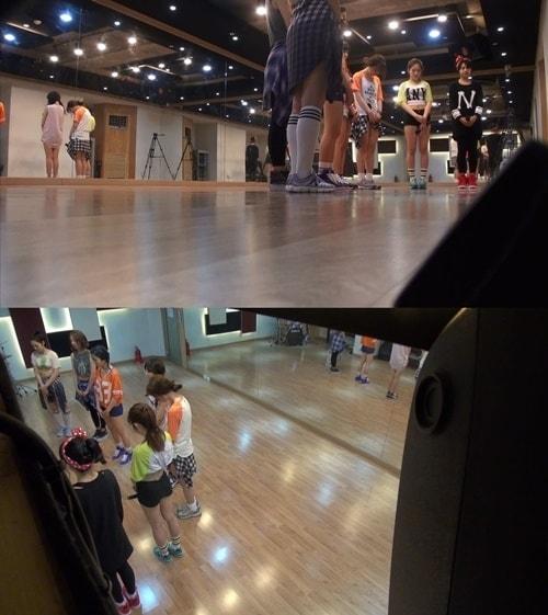 본문 이미지 - 베이비 카라 멤버들이 안무 단장에게 혼났다. © DSP미디어  