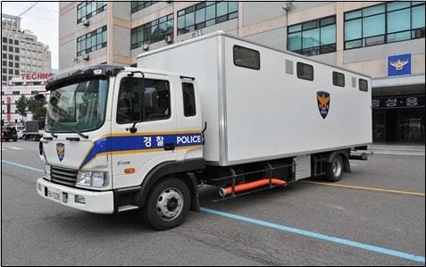 본문 이미지 - 경찰청이 운영 중인 이동식 화장실/뉴스1 자료ⓒ News1 