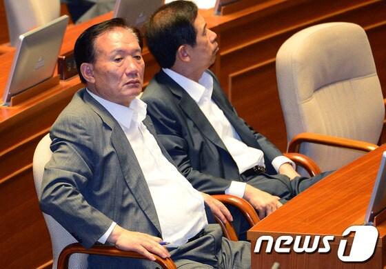 본문 이미지 - 박상은 새누리당 의원이 18일 오전 여의도 국회에서 열린 본회의에 참석해 자리하고 있다. 2014.6.18/뉴스1 © News1   박세연 기자