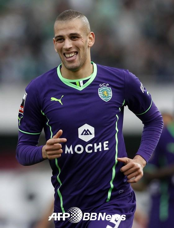 본문 이미지 - 알제리 축구대표팀의 이슬람 슬리마니. © AFPBBNews=News1 