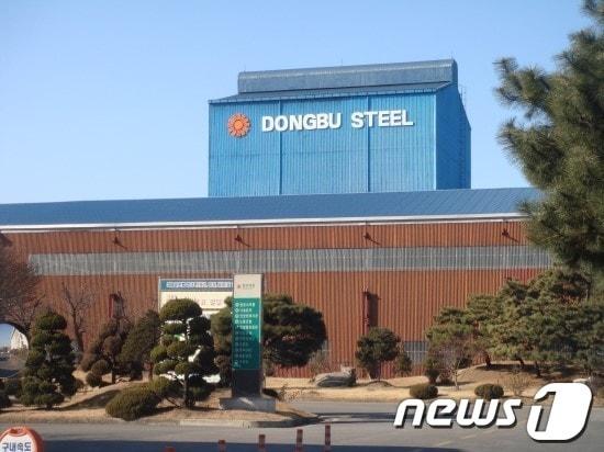 본문 이미지 - 포스코가 동부인천스틸, 동부발전당진의 인수 검토를 전면 철회하기로 했다.(사진은 동부인천스틸 공장)ⓒ News1