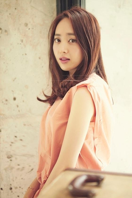 본문 이미지 - 배우 김민정이 결혼에 대한 생각을 밝혔다. © 더좋은이엔티 제공 