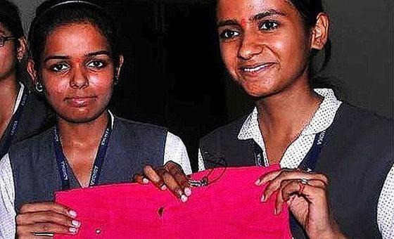 본문 이미지 - 인도에서 개발된 성폭행 방지 청바지 ©출처-트위터= News1 