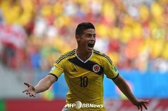 본문 이미지 - 3일(한국시간) 현재 2014 브라질월드컵 득점  1위를 달리고 있는 하메스 로드리게스(콜롬비아).  © AFPBBNews=News1