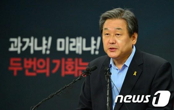 본문 이미지 - 새누리당 5선 중진인 김무성 의원이 8일 오후 서울 여의도 당사에서 다음 달 14일 열리는 전당대회 당대표 경선 출마를 공식 선언하고 있다. 2014.6.8/뉴스1 © News1 송은석 기자