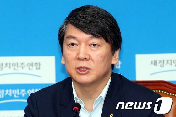 본문 이미지 - 안철수 새정치민주연합 공동대표.2014.7.11/뉴스1 © News1   이광호 기자