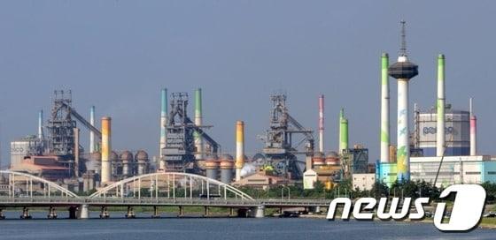 본문 이미지 - 포스코 노사가 마련한 올해 임금 및 단체협약 잠정 합의안이 조합원 투표를 통해 가결됐다. 사진은 포스코 전경. ⓒ News1 자료 사진