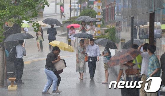 본문 이미지 - 장마철 감전사고 /뉴스1