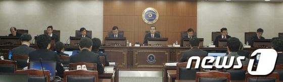 본문 이미지 - 공정거래위원회 전원회의 회의 모습 ⓒ News1