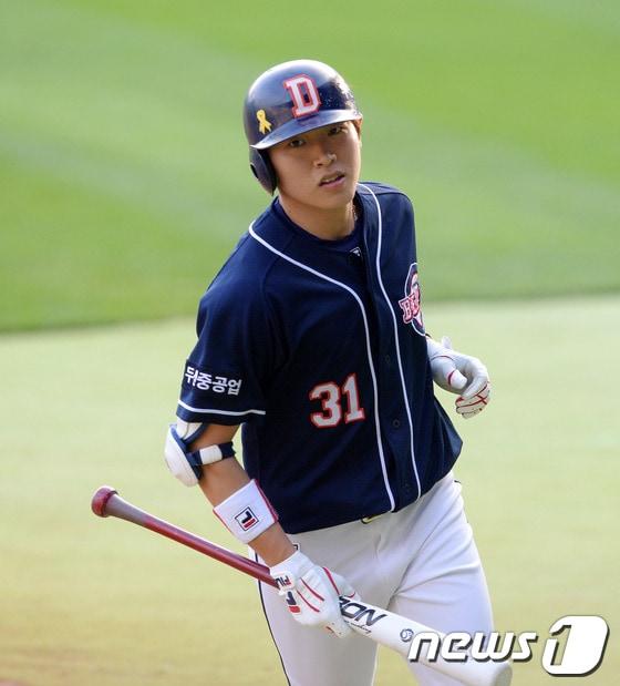 본문 이미지 - 프로야구 두산 베어스 정수빈이 2억2000만원에 도장을 찍었다. ⓒ News1