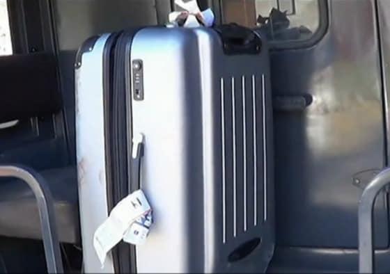 본문 이미지 - 60대 여성의 시체가 발견된 여행 가방  ⓒ미국 NBC 뉴스캡쳐= News1