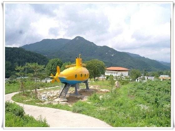 본문 이미지 - 폐교에서 글램핑장으로 바뀐 전경 사진.(백랑기씨 제공) 2014.08.20/뉴스1 ⓒ News1