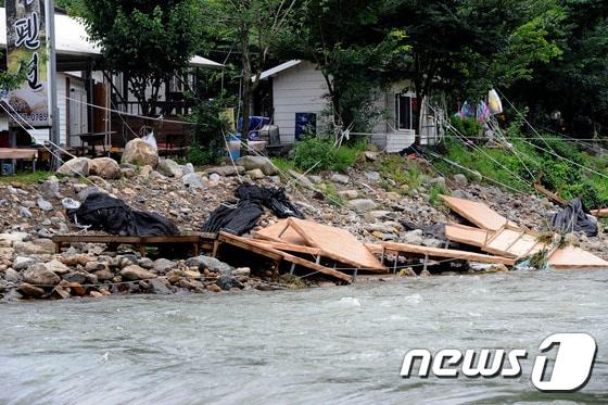 본문 이미지 - 경북도는 1일 행락철과 여름 피서철을 앞두고 시군 합동으로 하천·계곡 불법 점용 실태를 불시 점검한다. 사진은 청도군 운문면 신원리 오토캠핑장/뉴스1