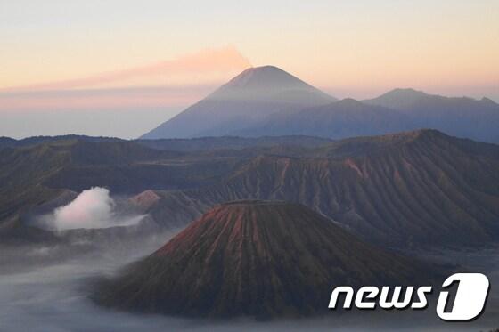 본문 이미지 - 인도네시아 자바섬의 브로모 화산 ⓒ 최종일 기자=News1