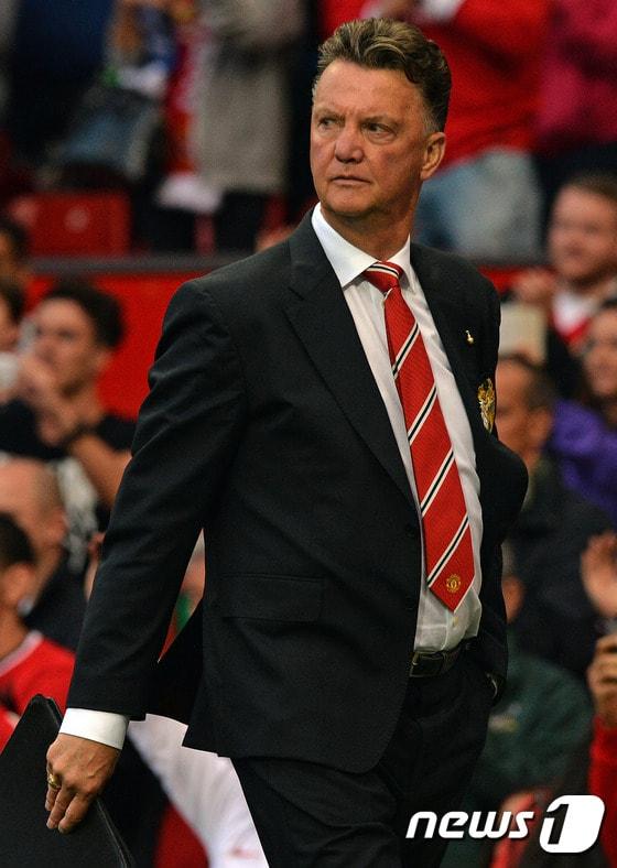 본문 이미지 - 맨체스터 유나이티드(맨유)의 루이스 반 할 감독. ⓒ AFP=News1