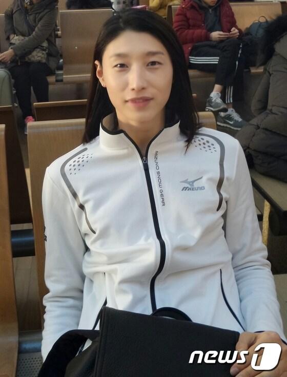 본문 이미지 - &acute;배구 여제&acute; 김연경(27·페네르바체)이 을미년 새해를 맞아 팬들에게 덕담을 건넸다. ⓒ News1