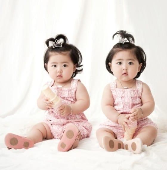 본문 이미지 - 슈-임효성 부부의 쌍둥이 딸 라희,라율