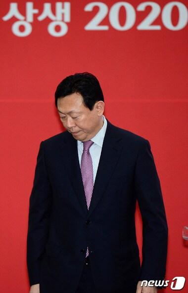 본문 이미지 - 신동빈 롯데그룹 회장 2015.10.12/뉴스1 ⓒ News1 박정호 기자