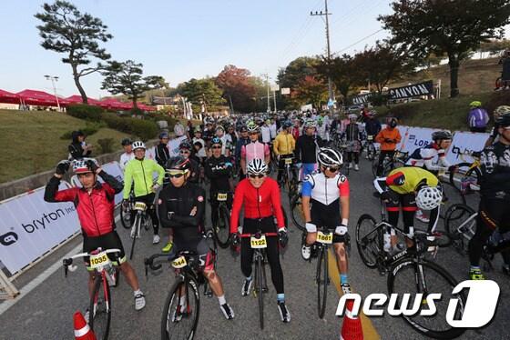 본문 이미지 - 소백산과 월악산 산악구단을 달리는 '백두대간 그란폰도' 대회가 18일 열린다. (국민체육진흥공단 제공) ⓒ News1