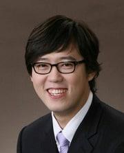 본문 이미지 - 인문단체 '깊은계단' 대표 심용환씨.