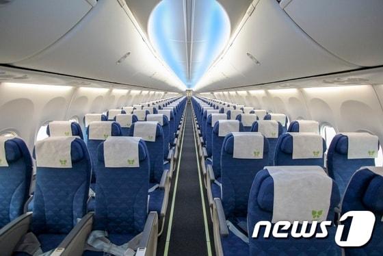 본문 이미지 - 진에어, 17호기 'B737-800' 신규 도입…'김포~제주' 운항(사진제공=진에어)ⓒ News1