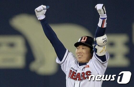 본문 이미지 - 두산 베어스의 허경민이 31일 삼성 라이온즈와의 한국시리즈 5차전을 앞두고 "전날 9회 김상수 타구는 무조건 홈에 던지겠다고 생각했다"고 말했다. ⓒ News1 양동욱 기자