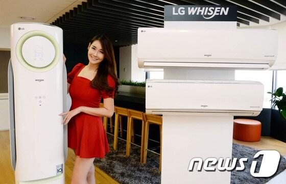 본문 이미지 - LG전자가 사계절 모두 사용할 수 있는 2016년형 휘센 냉난방에어컨 9종을 출시했다고 25일 밝혔다ⓒ News1