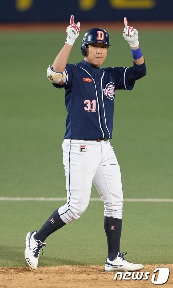 본문 이미지 - 두산 베어스의 정수빈이 29일 잠실구장에서 열리는 삼성 라이온즈와의 한국시리즈 3차전에서 1번 지명타자로 선발 출장한다. ⓒ News1 양동욱 기자