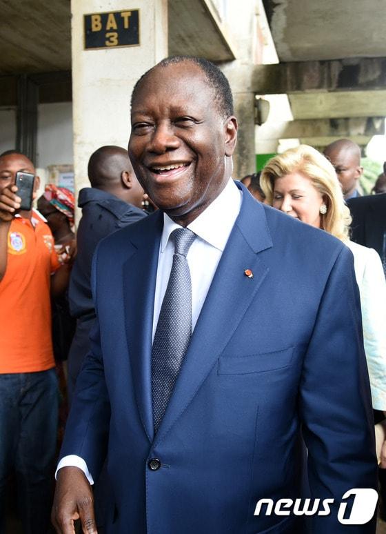 본문 이미지 - 알라산 와타라 코트디부아르 대통령. ⓒ AFP=뉴스1