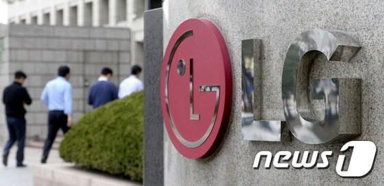 본문 이미지 - 서울 여의도 LG트윈타워. 2015.10.29/뉴스1 ⓒ News1 안은나 기자