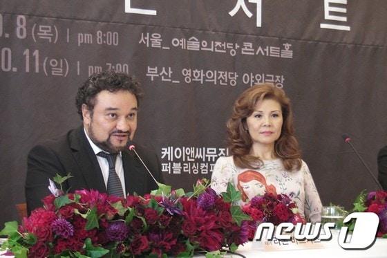 본문 이미지 - 테너 라몬 바르가스(왼쪽)과 소프라노 홍혜경 ⓒ News1