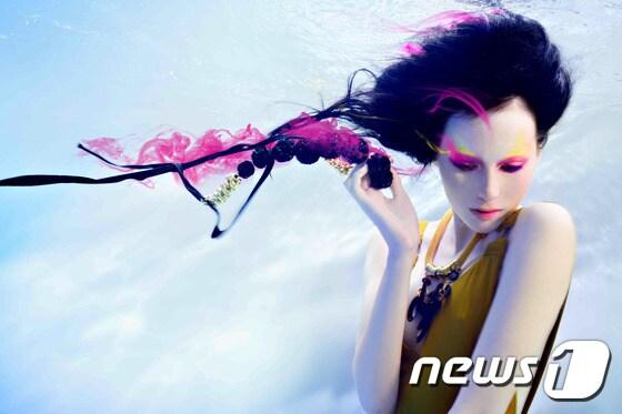 본문 이미지 - 제나할러웨이의 사진 Purity Sense of Wonder 2012. <사진제공=현대예술관> ⓒ News1