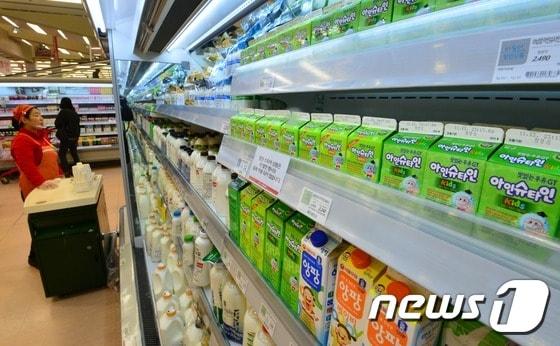 본문 이미지 - 서울의 한 대형마트 우유 코너 뉴스1 ⓒ News1 손형주 기자