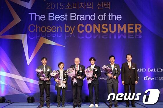 본문 이미지 - 그랜드 힐튼 서울은 '2015 소비자의 선택' 행사에서 호텔 부문 2년 연속 대상을 수상했다. 사진 제공/ 그랜드 힐튼 서울 ⓒ News1