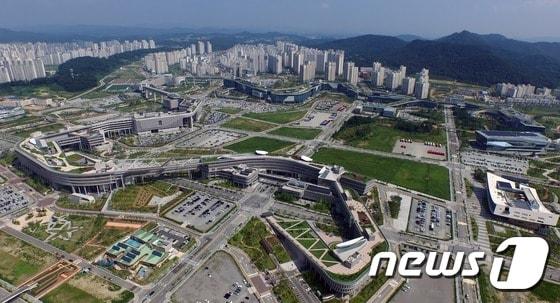 본문 이미지 - 정부세종청사 항공촬영(행정중심복합도시건설청 제공).  ⓒ 뉴스1 