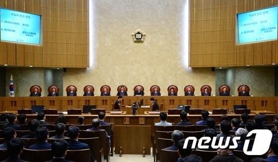 본문 이미지 - 양승태 대법원장과 대법관들. /뉴스1 ⓒ News1 민경석 기자