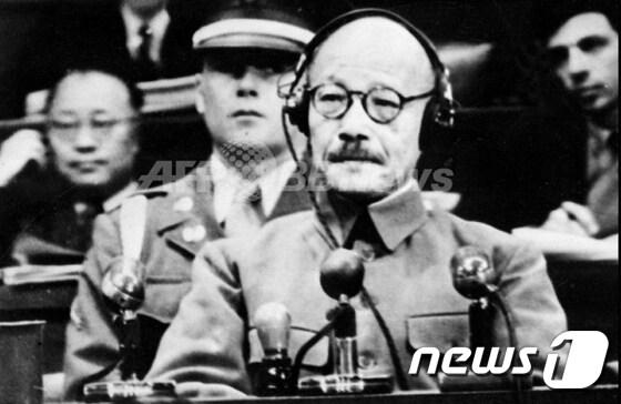 본문 이미지 - 태평양전쟁 후 극동국제군사재판에서 사형 판결을 받은 도조 히데키(1884∼1948) 전 일본 총리 <자료사진> ⓒ AFP=News1