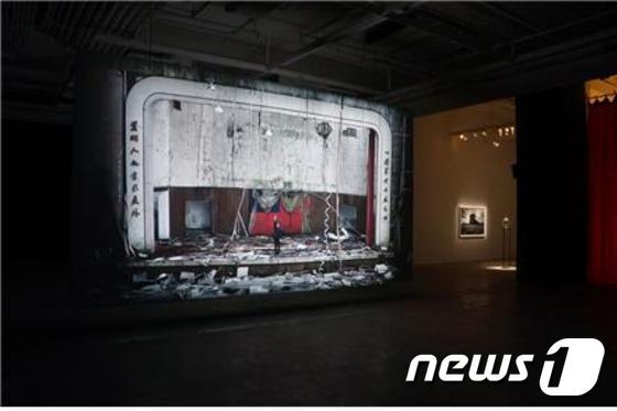본문 이미지 - 대만 야오 쥐-청 작가의 'Long Live', 2011, 단채널 비디오, 5분 30초. 사진-문체부 제공 ⓒ News1